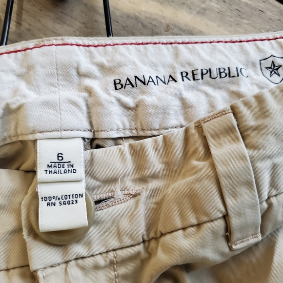 Banana Republic ๐ khaki slacks - Picture 3 of 4